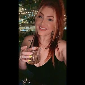 Meet your Posher, Laena